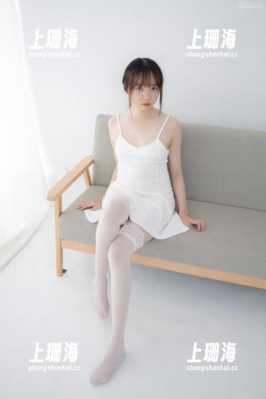 森萝财团 - 友情提示：想要小奶糕Milky黑丝图片的朋友，完全免费哦！