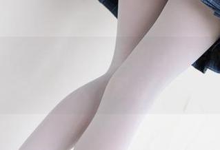 森萝财团 – 写真合集里的白丝学妹，甜米看着让人不忍心眨眼。