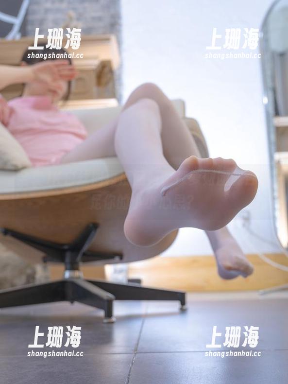全套JK白丝图再度回归，森萝财团能否满足你的小小心思？