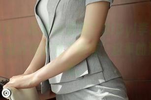 模范学院 – 吊带or显瘦？SiByl李思宁的写真让我开始了对“自信”这事的深刻思考。