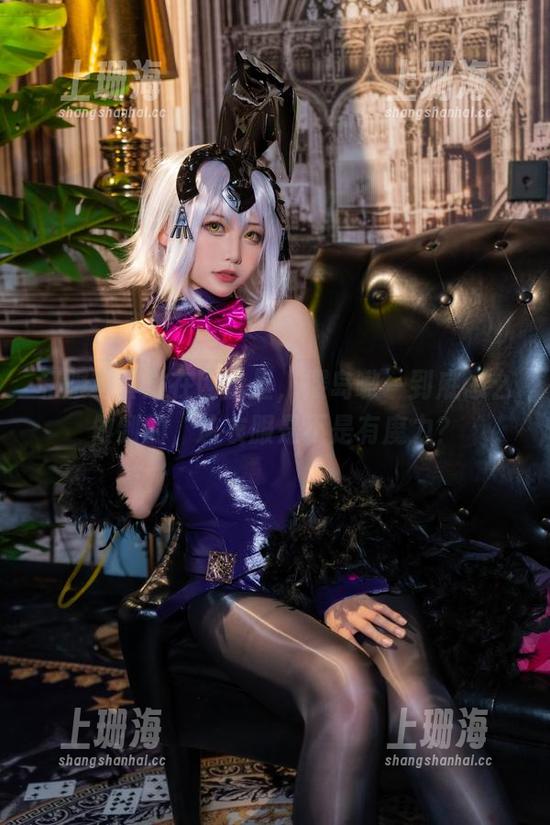 和服写真放在网盘里，樱岛嗷一到底怎么做到的，这衣服是不是有魔力？