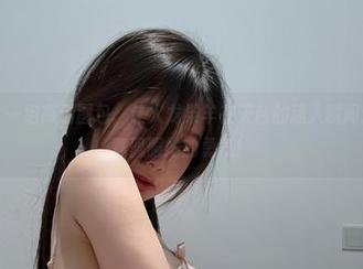 微密圈 – 一组高清图包，让火龙果羊在天台的迷人瞬间透出来，真佩服她的勇气！