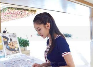 爱丝 – 天台微风拂面，在线看美图，何冉的缩影人生。