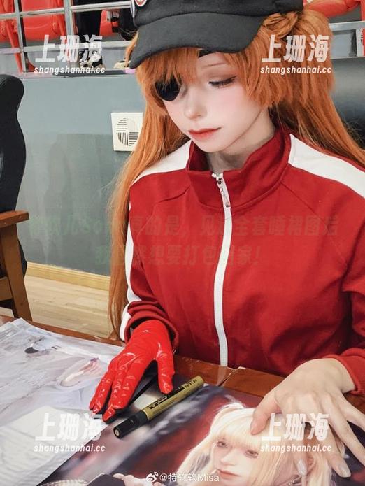 特软儿Sona真的是，见过全套睡裙图后我居然想要打包回家！