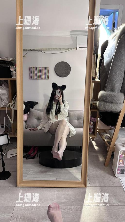 玫桃泡芙 微密圈 - 原图里的女孩,好像捎带了一点玫桃泡芙的甜蜜气息。