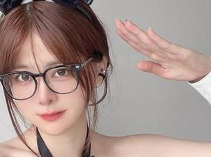 疯狂love眼酱大魔王w的黑丝近期精私拍，图片多到让我凌乱