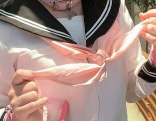 问题是，神沢永莉的黄色吊带睡衣兔兔想让人看几遍，图包适合慢慢品味吗？