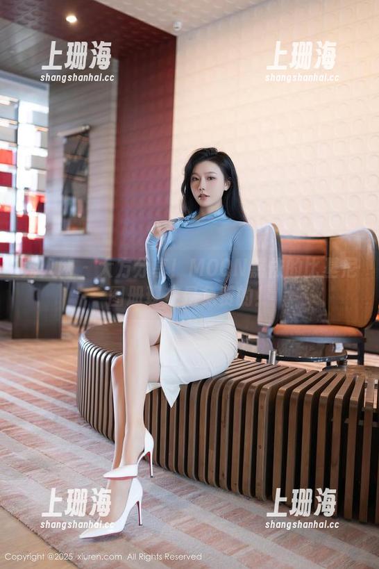 秀人网 - 大方分享！MOON嘉依的比基尼图册现在是免费的！