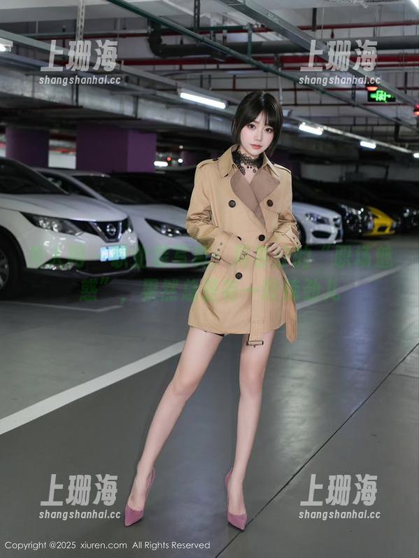 秀人网 - 职业装写真：周慕汐的“职场魅惑”，果然总是有一股辣劲儿