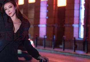 秀人网 – 她的婚纱是要飞？张文妍MuLA的套图让我看傻了，真有你的…