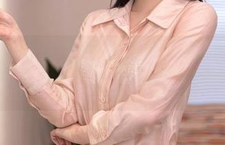 秀人网 – 易阳Silvia出没，想看的汹涌女神美图全在这里免费拿！
