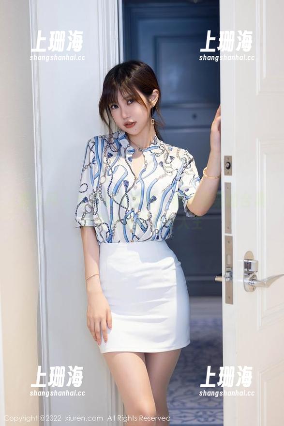 秀人网 - 女孩们的图包：看完曼柔的合集我开始重新思考人生