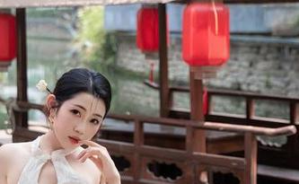 秀人网 – 看完果儿celia的校服，你能承受这福利的重击吗？