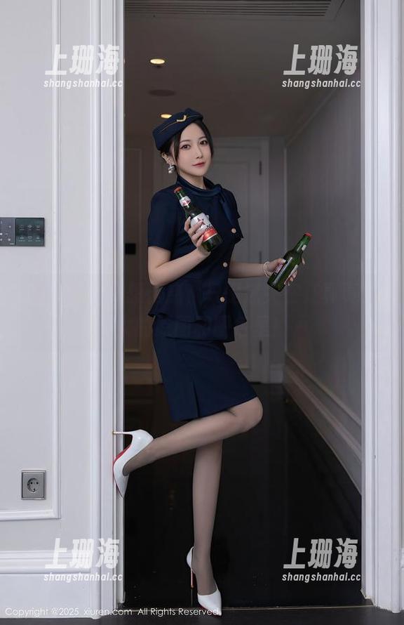 秀人网-江真真 秀人网 - 不想诱惑,只是迷失在江真真少女的原图和图包里!