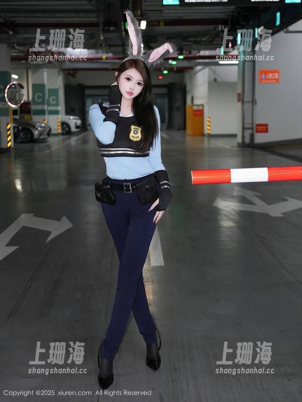 秀人网 - 田小燕Vicky：让无圣光摄影再油亮一次，完全没有小心心！