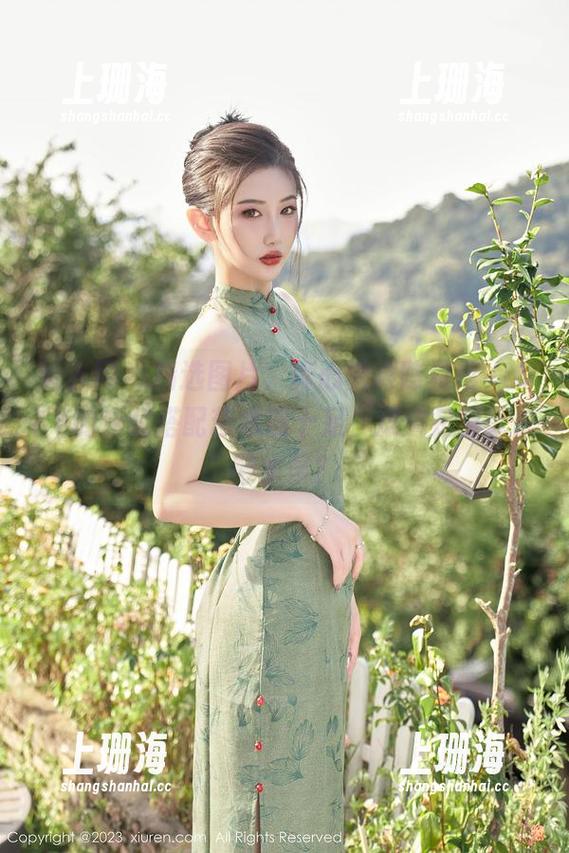 秀人网 - 精选图片，真心觉得陈雅漫VICKY的泳装搭配艺术感十足，难道是夏天来得太早？