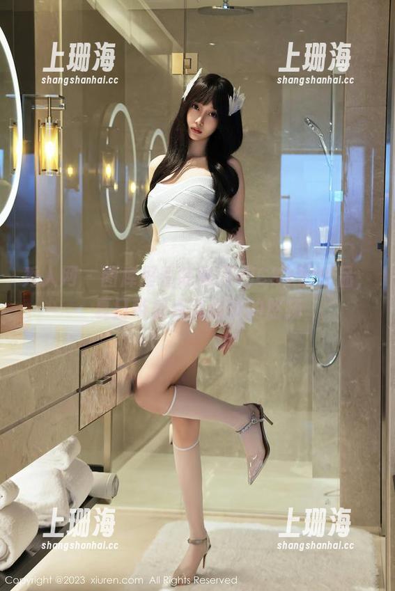 秀人网-陈雅漫VICKY 秀人网 - 图库里看陈雅漫VICKY的作品,夏日带着点儿俏皮的悠扬