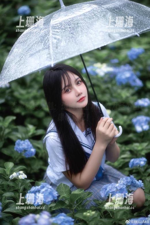资源秒变鬼魅：追随秋山AkI的万圣节图库奇遇记！