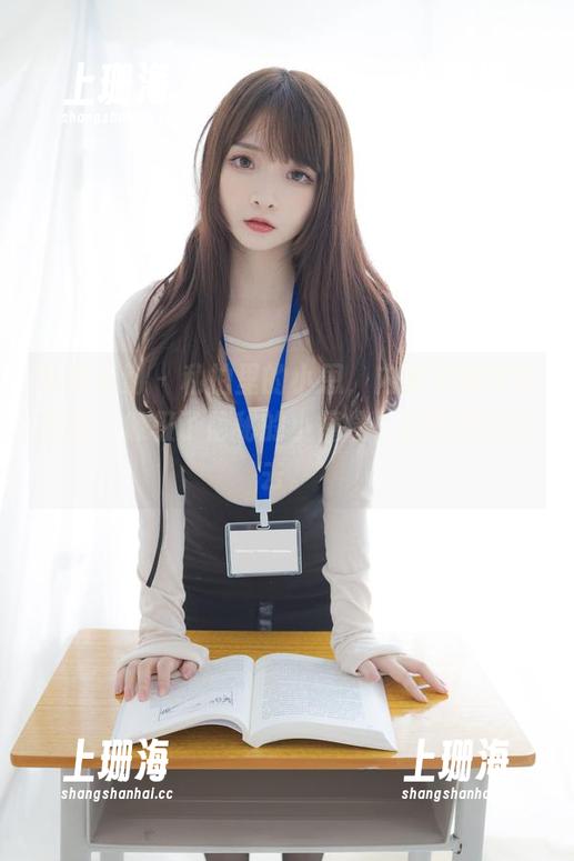 紧急企划-小恩 紧急企划 - 私拍里的小恩,内部定制得很别致,像极了隐秘的小憧憬,眨眼间就逝去。