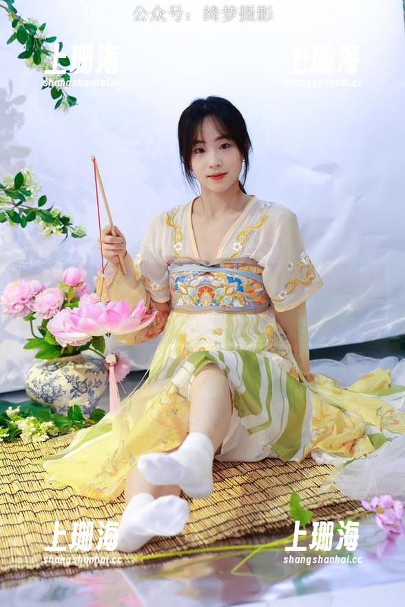 绮梦摄影-子涵 绮梦摄影 - 不用担心烧焦,子涵厨娘图包火热下载中,赶紧来拿!