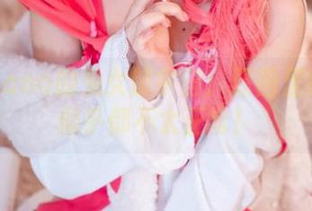 花铃Hana的兔女郎宇宙：原图里的一切似乎都不太正常！