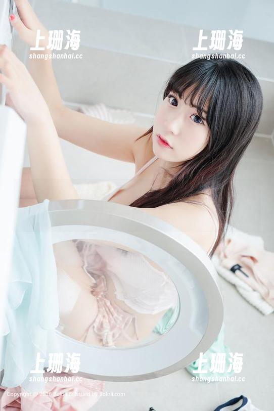 菠萝社 - 看这组写真，柳侑绮的美脚给我开了一扇新窗。