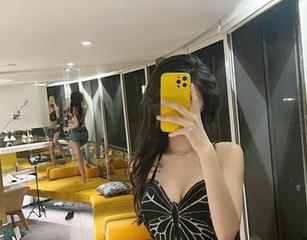 微密圈 – 嘴里说不要，身体却很诚实，葛征的粉色蕾丝图包在呼唤我下载。