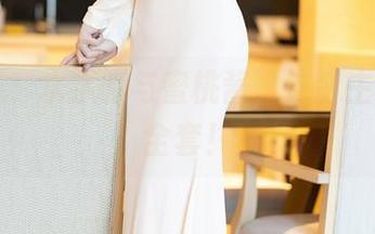 语画界 – 水手服与蜜桃酱，这博主真会选全套！