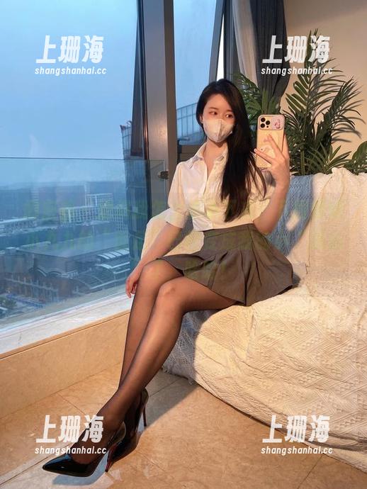 微密圈 - 别问我怎么停不下来，下载软妹小九九的“香足”已经变成我的小“贼心”了，哈哈！