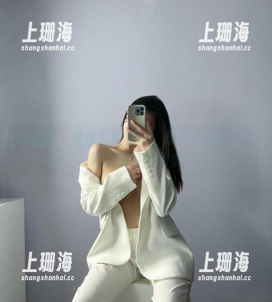 微密圈 - 金希儿的套装，穿出一段迷失在日常的写真图集