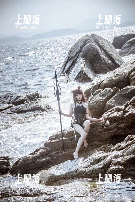 阿薰kaOri的私房作品中，女教师气质隐藏了太多的故事。