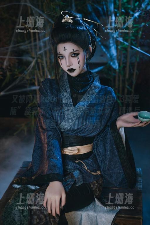 又被阿薰kaOri的“薰薰加油包1.3真爱版”拯救了，这些美图不妨共享，精选后准备接受我的膜拜！