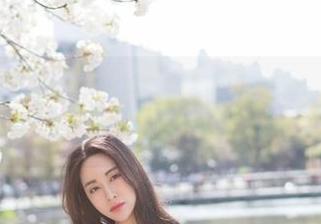 魅妍社 – 最新图包：你以为是双人照？其实是陈雅漫VICKY一个人在炫耀！