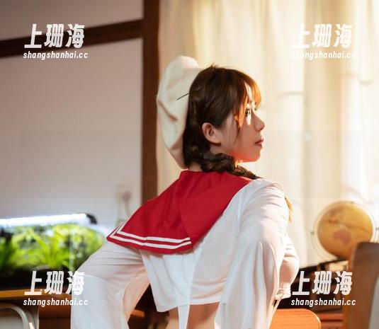 魅瞳meroko柴郡旗袍大变身，这COS合集让你的眼神都深邃了五米！